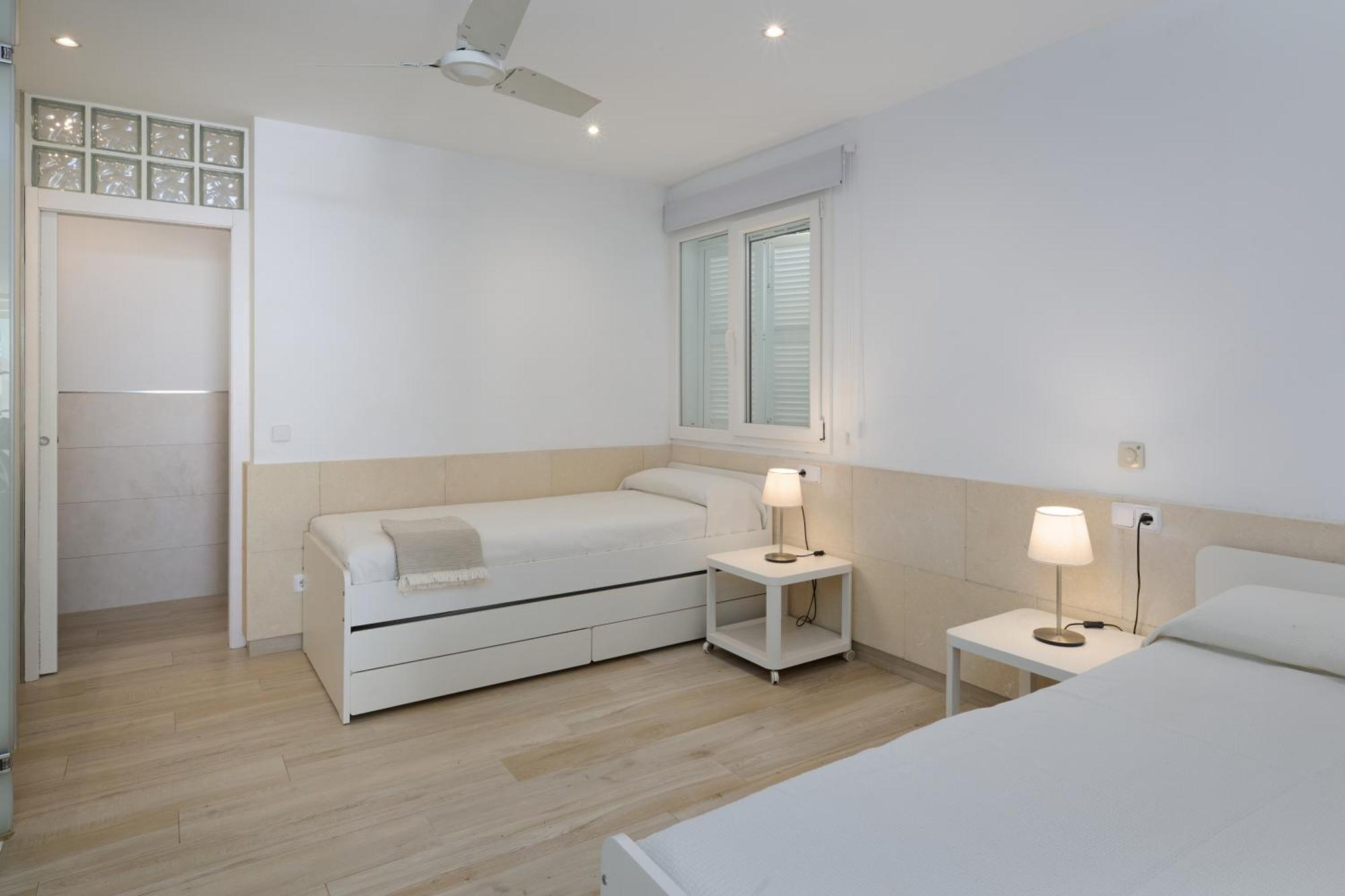 Sea Frontline Apartment 'Faraona'. Pool. Wifi Сантаньї Екстер'єр фото